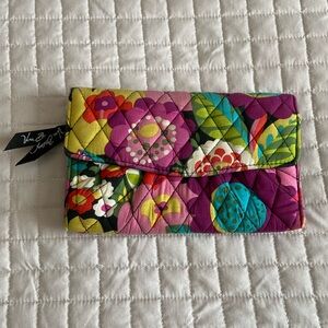 Vera Bradley Wallet - retired Va Va Bloom print